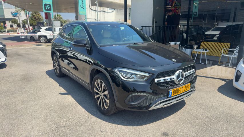 מרצדס-בנץ GLA