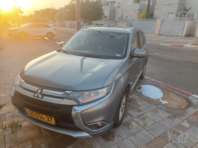 מיצובישי אאוטלנדר