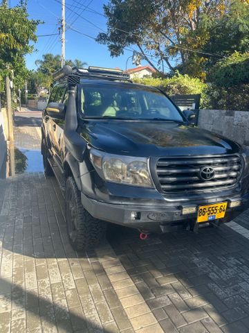 טויוטה לנד קרוזר
