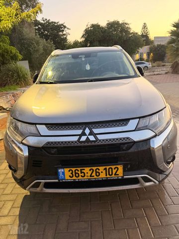 מיצובישי אאוטלנדר