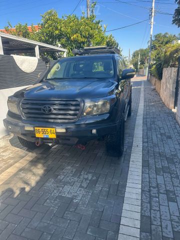 טויוטה לנד קרוזר
