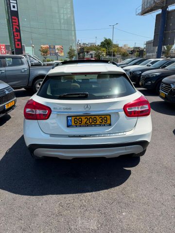 מרצדס-בנץ GLA