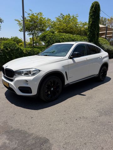 ב מ וו X6