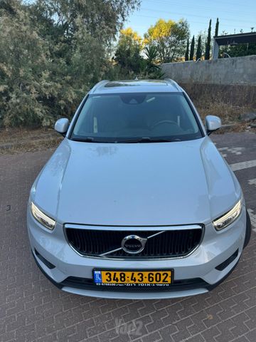 וולוו XC40