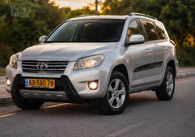 טויוטה RAV4
