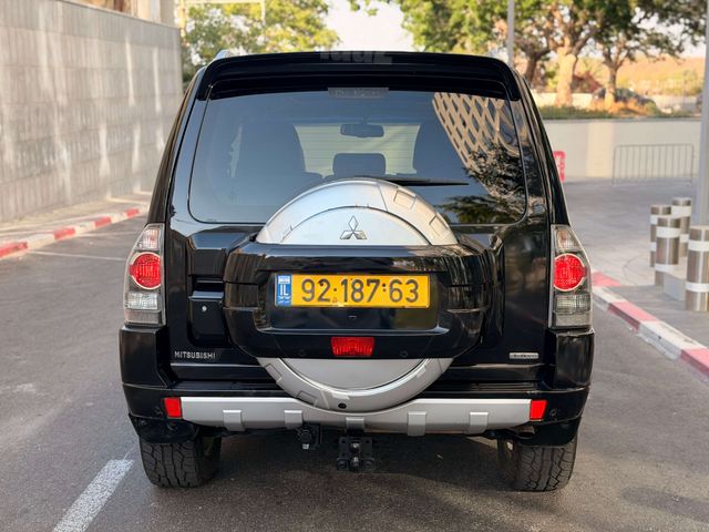 מיצובישי פג'רו