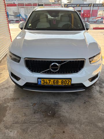 וולוו XC40