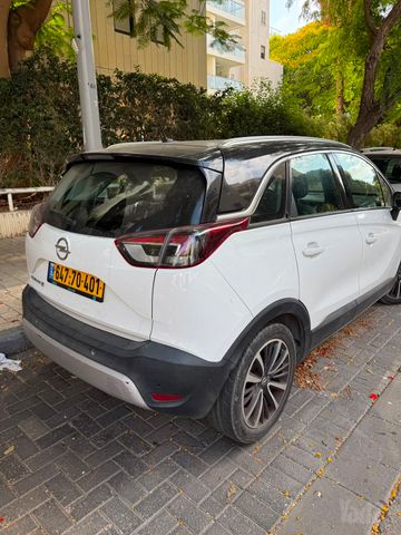 אופל קרוסלנד X