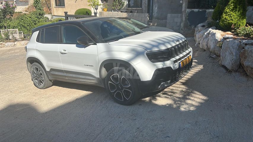 מודעת רכב ג'יפ אוונגר