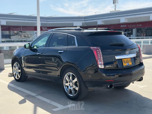קאדילק SRX
