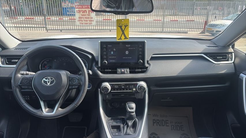 טויוטה RAV4