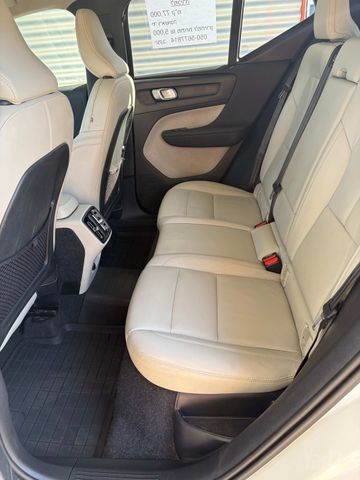 וולוו XC40