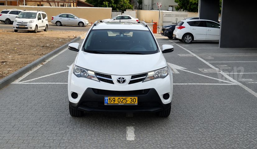 טויוטה RAV4