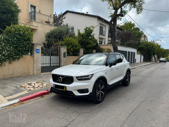 וולוו XC40