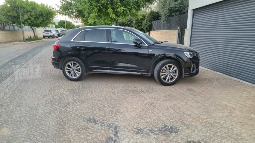 אאודי Q3