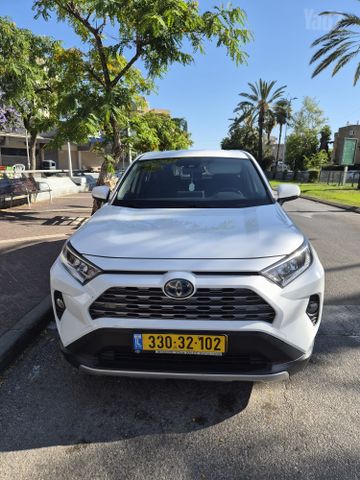 טויוטה RAV4