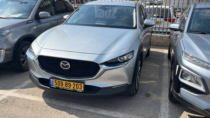 מודעת רכב מאזדה CX-30