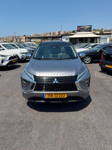 אקליפס קרוס 4X2 Premium אוט׳ בנזין 1.5 (152 כ״ס)