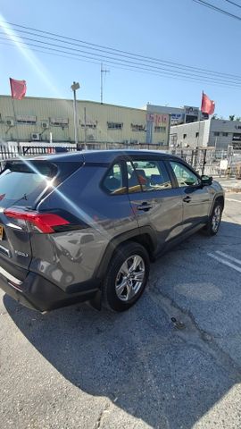 טויוטה RAV4