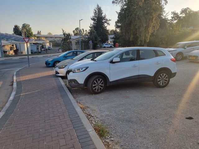 רנו קדגא'ר