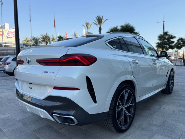 ב מ וו X6