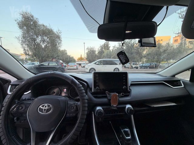 מודעת רכב טויוטה RAV4