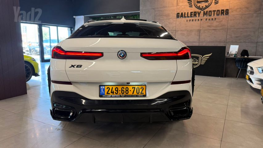 ב מ וו X6