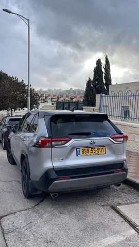 טויוטה RAV4