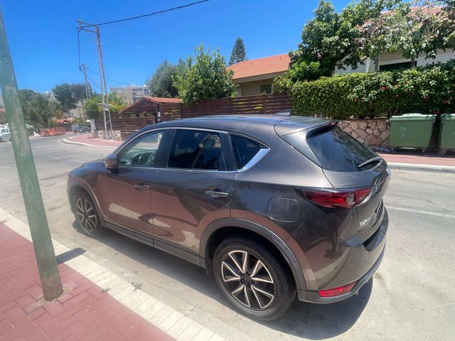 מודעת רכב מאזדה CX-5