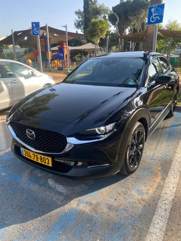 מודעת רכב מאזדה CX-30