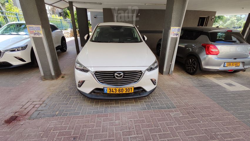 מודעת רכב מאזדה CX-3
