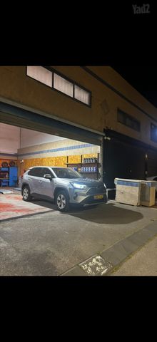 מודעת רכב טויוטה RAV4