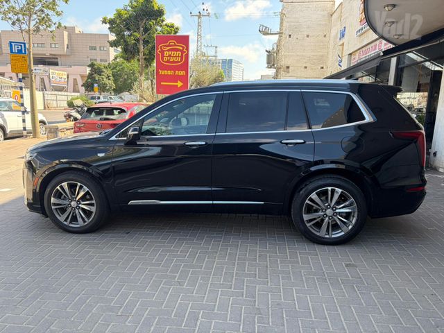 קאדילק XT6