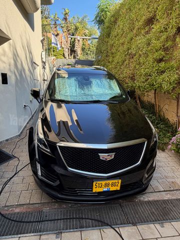 קאדילק XT5