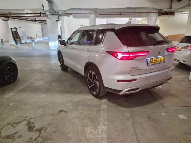 מיצובישי אאוטלנדר