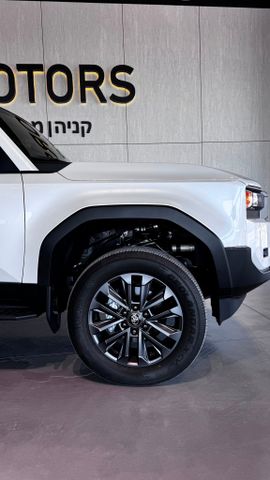 טויוטה לנד קרוזר
