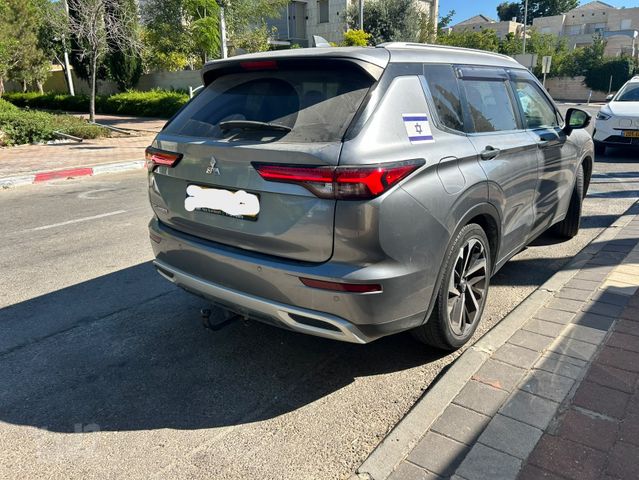מיצובישי אאוטלנדר