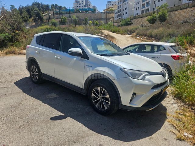 מודעת רכב טויוטה RAV4
