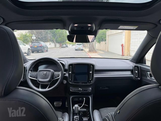 וולוו XC40