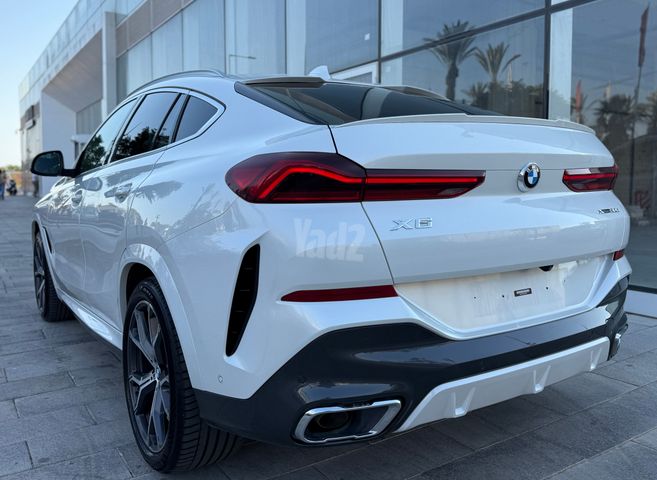 ב מ וו X6