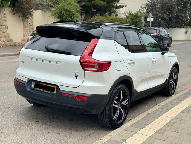 וולוו XC40