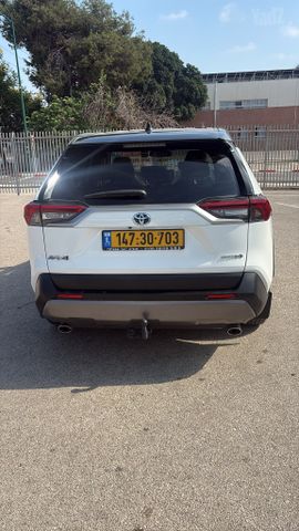 טויוטה RAV4