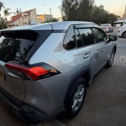 טויוטה RAV4