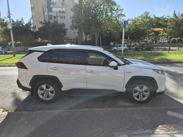מודעת רכב טויוטה RAV4