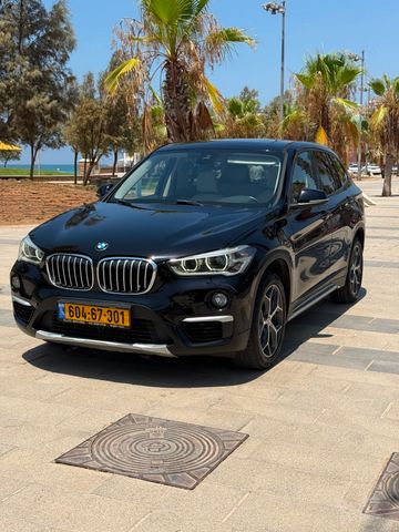 ב מ וו X1