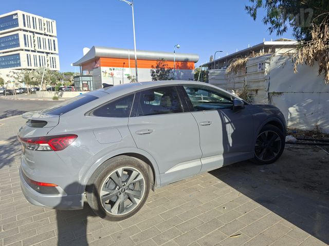 אאודי Q4 e-tron