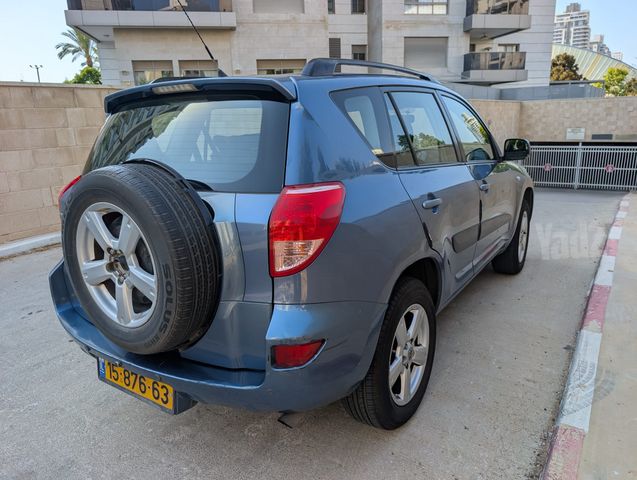 מודעת רכב טויוטה RAV4