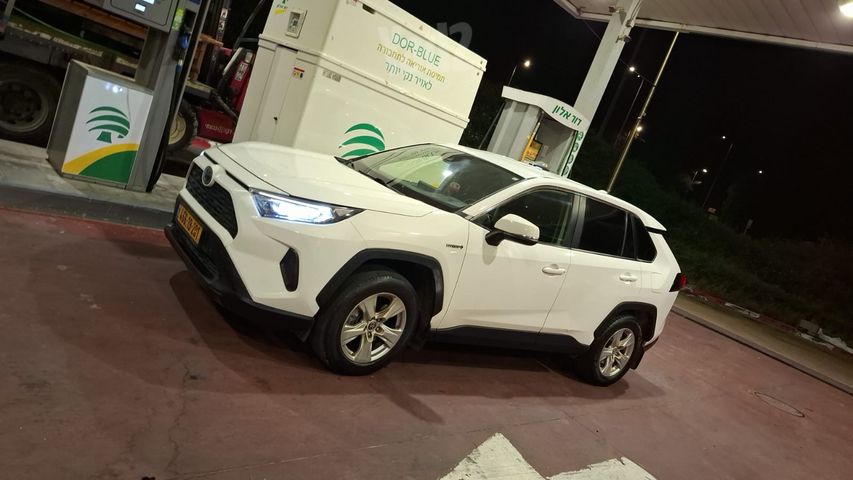 טויוטה RAV4