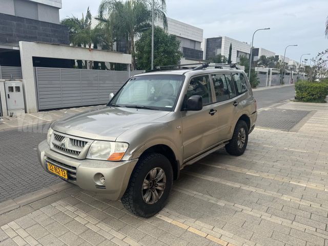 מיצובישי פג'רו