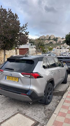 טויוטה RAV4